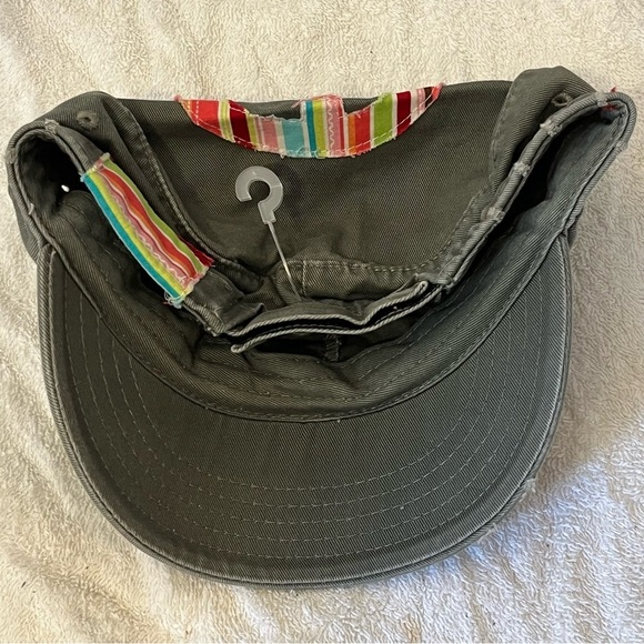 Women's Olive Green Adjustable Newsboy Cap with Colorful Peace Sign Patch - Picture 3 of 9